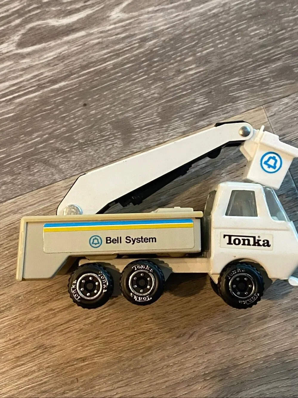 Tonka Bell Systems Bucket Truck Metal VINTAGE